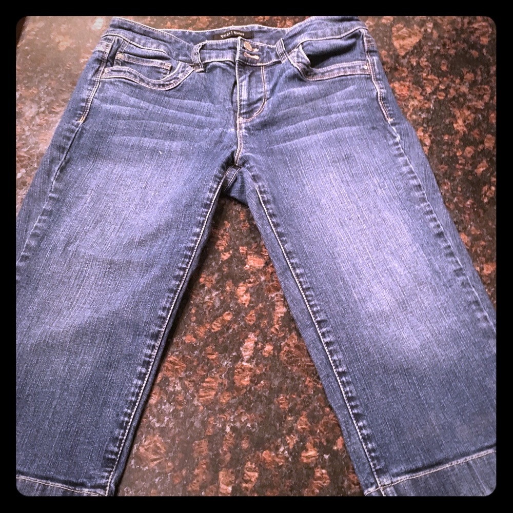 White House Black Market Capri Jeans